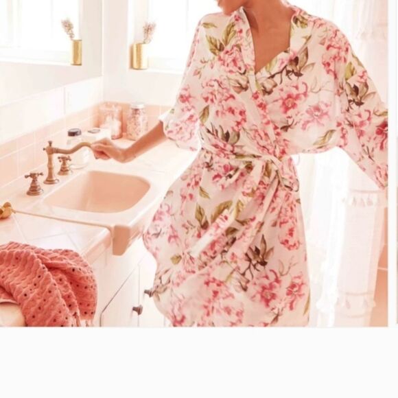 Show Me Your MuMu Sweaters - Show Me Your MuMu Kimono Robe Cover Up One Size Small Med Lrg Garden Floral Belt